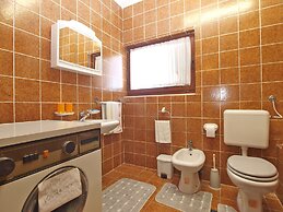 Apartment 1586