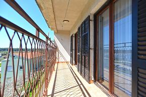 Apartment 1586