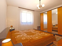 Apartment 1586