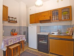 Apartment 1586