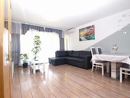 Apartment 1592