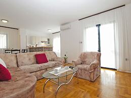 Apartment 1595