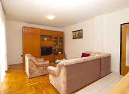 Apartment 1595