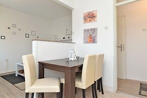 Apartment 1601