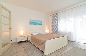 Apartment 1601
