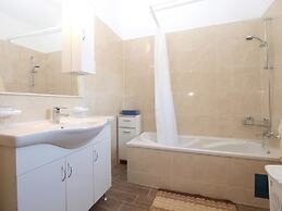 Apartment 1611
