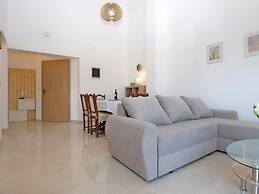 Apartment 1611