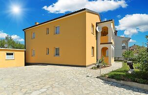 Apartment 1613