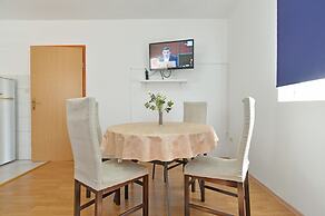 Apartment 1613