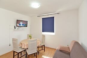 Apartment 1613