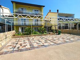Apartment 1623