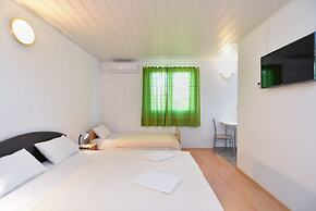 Apartment 1631