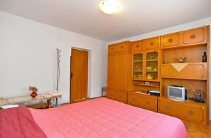 Apartment 1633