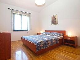 Apartment 1652