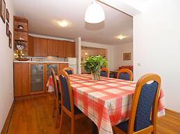 Apartment 1652