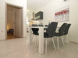 Apartment 1670