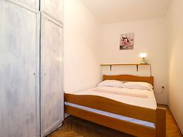 Apartment 1669