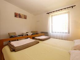Apartment 1669