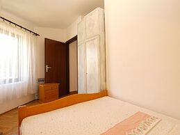 Apartment 1669