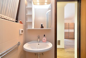 Apartment 1674