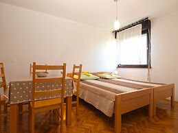 Apartment 1738