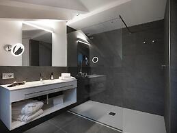 Boutique hotel touring