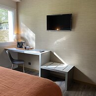 Hôtel Le Corbusson Laval Ouest