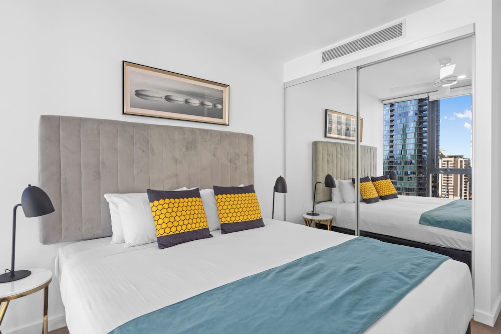 Brisbane One Apartments by CLLIX