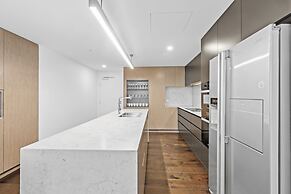 Brisbane One Apartments by CLLIX
