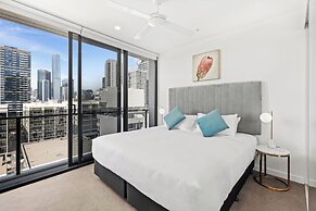 Brisbane One Apartments by CLLIX