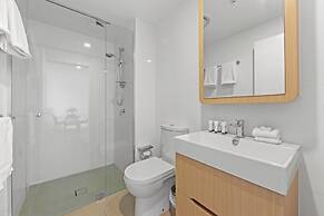 Brisbane One Apartments by CLLIX