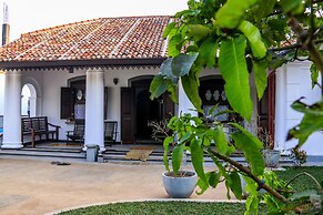 Villa White Dome