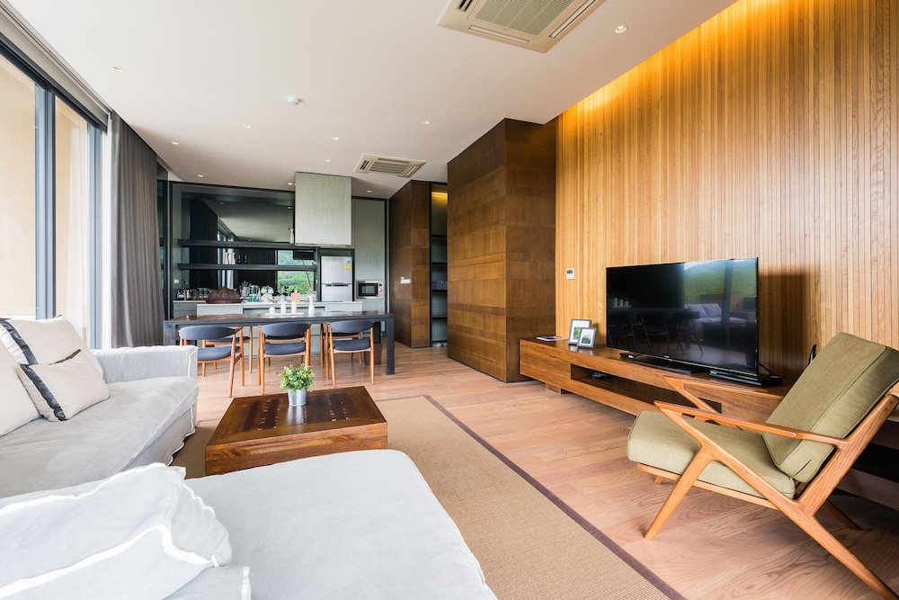 Atta 2-bd Suite OR Pool Penthouse