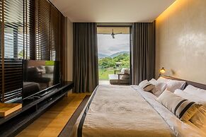 Atta 2-bd Suite OR Pool Penthouse