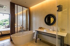 Atta 2-bd Suite OR Pool Penthouse