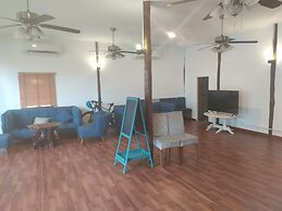Ariya Resort
