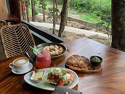 Ariya Resort
