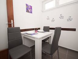 Studio apartment Tina