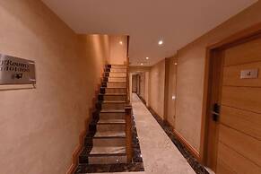 Arlo Apartments