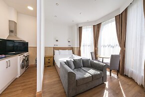 Arlo Apartments