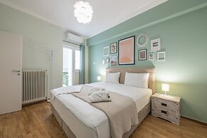 Boutique Acropolis Apartment  by Cloudkeys