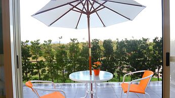 Full Moon Resort