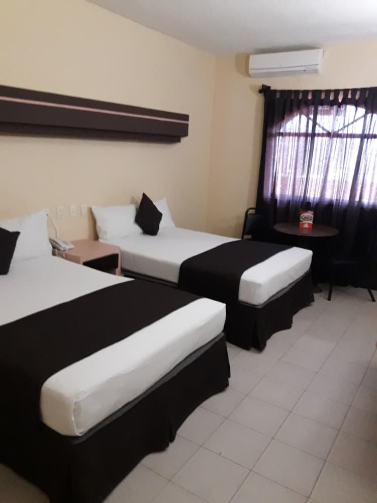 Hotel Miramar Inn