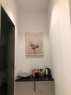 Easy Inn