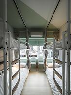 LIGHT INN - Hostel