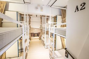 LIGHT INN - Hostel