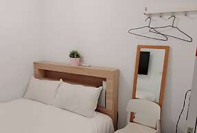 LIGHT INN - Hostel