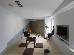 LIGHT INN - Hostel