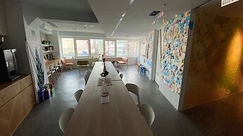 LIGHT INN - Hostel