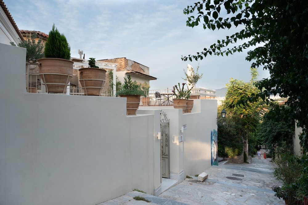 Acropolis Suites